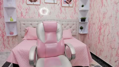 Victoria Houston  online show from 12-27-24, 03:31