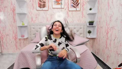 Victoria Houston  online show from 01-03-25, 05:06