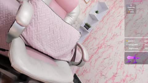 Victoria Houston  online show from 01-04-25, 03:07