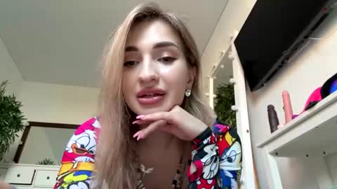 Snapshot of victoria_jess chatting on 07-24-26, 02:48 Victoria online show from 07-24-26, 02:48