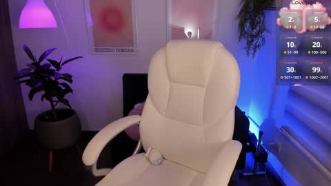 Victoria  online show from 01-07-25, 08:03