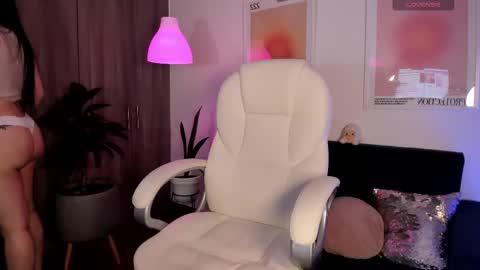 Victoria  online show from 02-25-25, 11:22
