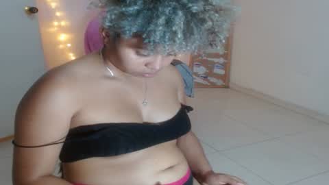 Snapshot of victoria_miler chatting on 12-19-24, 02:23 VICKY online show from 12-19-24, 02:23