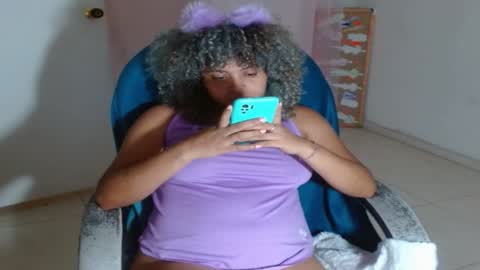 Snapshot of victoria_miler chatting on 01-19-25, 10:17 VICKY online show from 01-19-25, 10:17