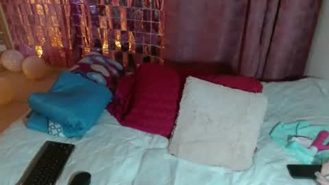 Snapshot of victoria_miler chatting on 02-23-25, 02:07 VICKY online show from 02-23-25, 02:07