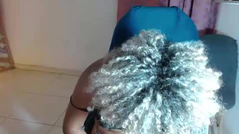 Snapshot of victoria_miler chatting on 03-06-25, 01:27 VICKY online show from 03-06-25, 01:27