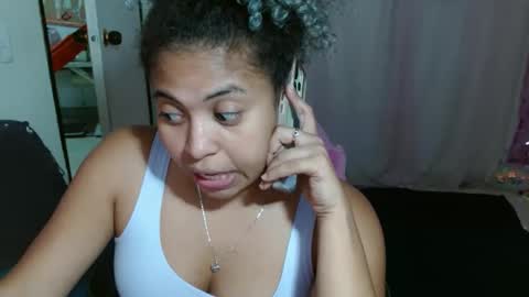 Snapshot of victoria_miler chatting on 09-18-25, 02:02 VICKY online show from 09-18-25, 02:02