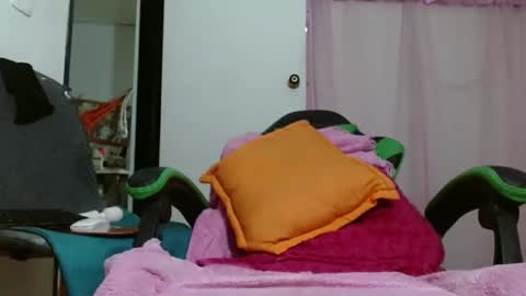 Snapshot of victoria_miler chatting on 09-20-25, 10:55 VICKY online show from 09-20-25, 10:55