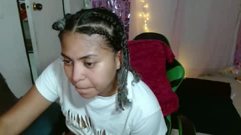 Snapshot of victoria_miler chatting on 09-24-25, 11:19 VICKY online show from 09-24-25, 11:19