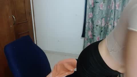 Snapshot of victoria_milf06 chatting on 11-22-25, 03:27 victoria online show from 11-22-25, 03:27