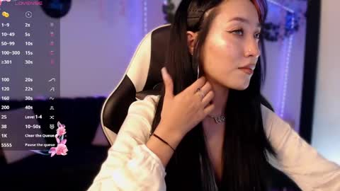 Victoria  online show from 05-26-26, 11:01