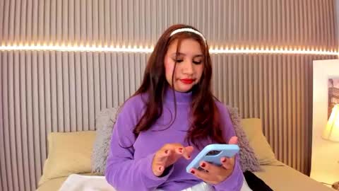 VICTORIA  online show from 07-17-26, 12:45