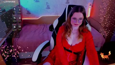 Snapshot of victoria_the_fox chatting on 02-06-25, 05:57 - The Divine Fox online show from 02-06-25, 05:57