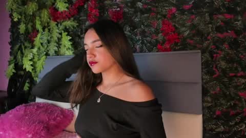 victoriaa2_doll online show from 06-01-26, 12:29