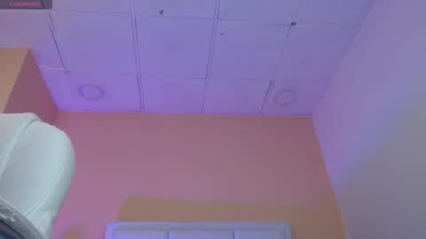 Snapshot of victoriaa_01 chatting on 12-19-25, 11:50 victoria online show from 12-19-25, 11:50