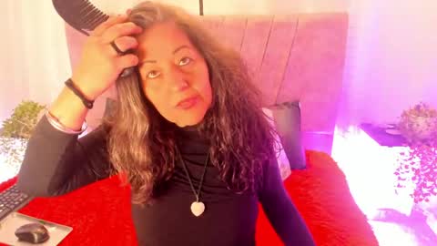 victoriaa_anderson_ online show from 06-05-26, 06:57
