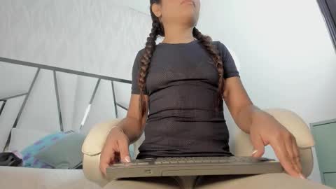 Victoria Sofia online show from 03-13-26, 07:09