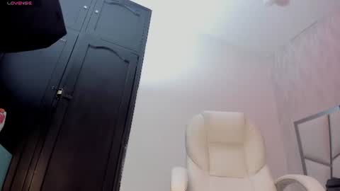 Victoria Sofia online show from 06-12-26, 08:19