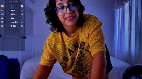 Snapshot of victoriaamelie chatting on 02-25-26, 06:17 victoriaamelie online show from 02-25-26, 06:17