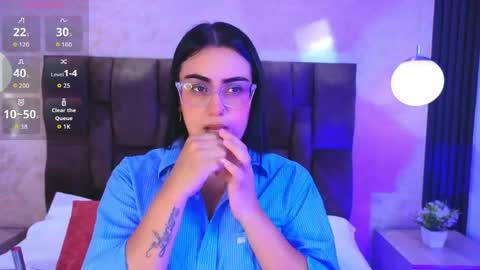 Victoria Andrade online show from 04-21-26, 12:22