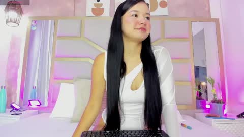 Snapshot of victoriablaze_1 chatting on 05-27-26, 01:30 Victoria Blaze online show from 05-27-26, 01:30