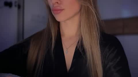 Snapshot of victoriachance chatting on 11-25-25, 02:28 Victoria means victory... always online show from 11-25-25, 02:28