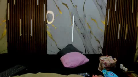 Victoria  online show from 10-24-25, 08:49