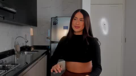 Vcitoria online show from 12-17-25, 12:05