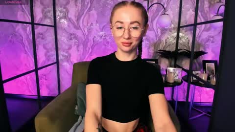 Snapshot of victorialight chatting on 04-30-26, 06:31 Victoria online show from 04-30-26, 06:31