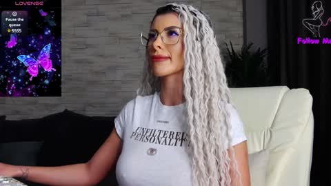 Victoria online show from 12-14-24, 01:28