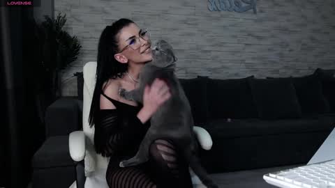 Victoria online show from 01-30-25, 03:00