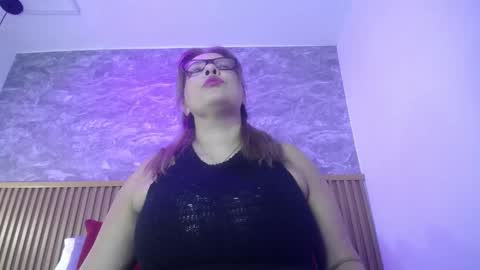 victoriamil1 online show from 09-23-25, 07:50