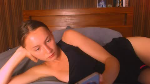 Eva and Victor online show from 04-22-26, 05:21