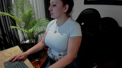 Snapshot of victoriapaker chatting on 05-02-26, 11:26 victoriapaker online show from 05-02-26, 11:26