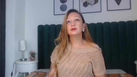 Snapshot of victoriaqueen_fg_ chatting on 10-06-25, 12:35 victoriaqueen_fg_ online show from 10-06-25, 12:35