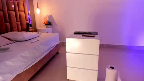 Victoria  online show from 03-09-26, 12:31