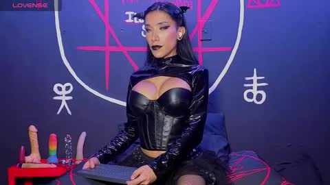 Snapshot of victoriavampire666 chatting on 09-20-25, 09:38 Victoria Vampire online show from 09-20-25, 09:38