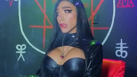 Snapshot of victoriavampire666 chatting on 10-24-25, 05:37 Victoria Vampire online show from 10-24-25, 05:37