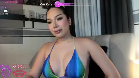 Snapshot of victoriawintour chatting on 11-21-25, 12:04 victoriawintour online show from 11-21-25, 12:04