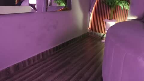 Snapshot of victoriaxx_ chatting on 12-20-25, 10:39 hi Im daniela I will be online again in 15 hours after each transmission 3 online show from 12-20-25, 10:39