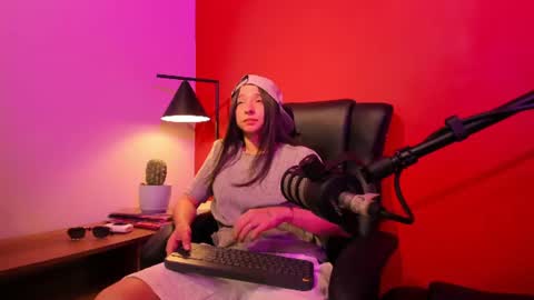 victoriazaenz online show from 07-12-26, 02:57