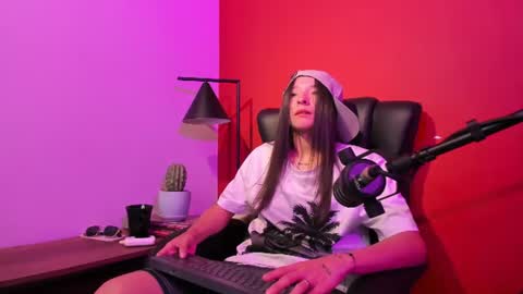 victoriazaenz online show from 07-13-26, 03:09