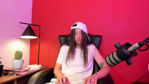 victoriazaenz online show from 07-14-26, 09:20