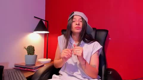 victoriazaenz online show from 07-24-26, 02:53
