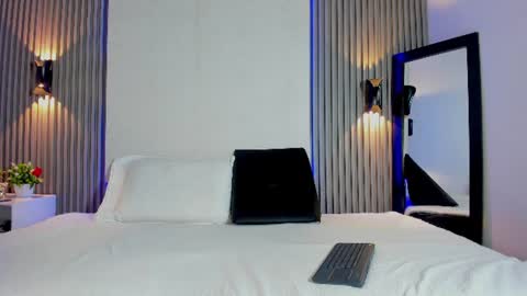 Snapshot of victoriazc_ chatting on 07-24-26, 08:07 Vic online show from 07-24-26, 08:07