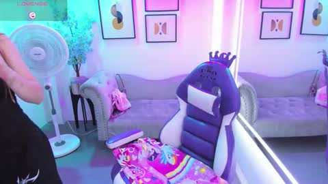 Victoria.  online show from 03-18-26, 12:30