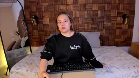 Snapshot of victoriia_rosee chatting on 07-19-26, 02:21 victoriia_rosee online show from 07-19-26, 02:21