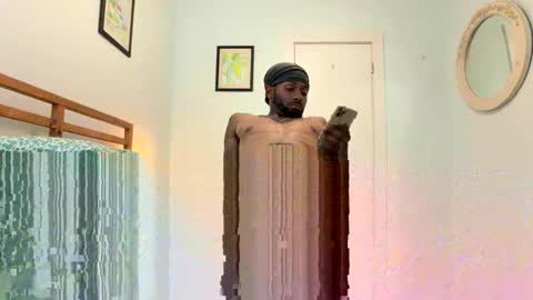 Snapshot of victoryd007 chatting on 11-18-25, 01:33 victoryd007 online show from 11-18-25, 01:33