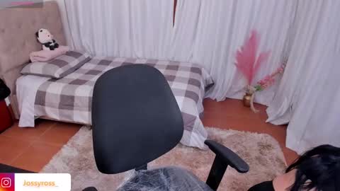 V  I C  T O R I A  online show from 12-04-24, 04:49