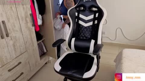 V  I C  T O R I A  online show from 03-14-26, 06:57